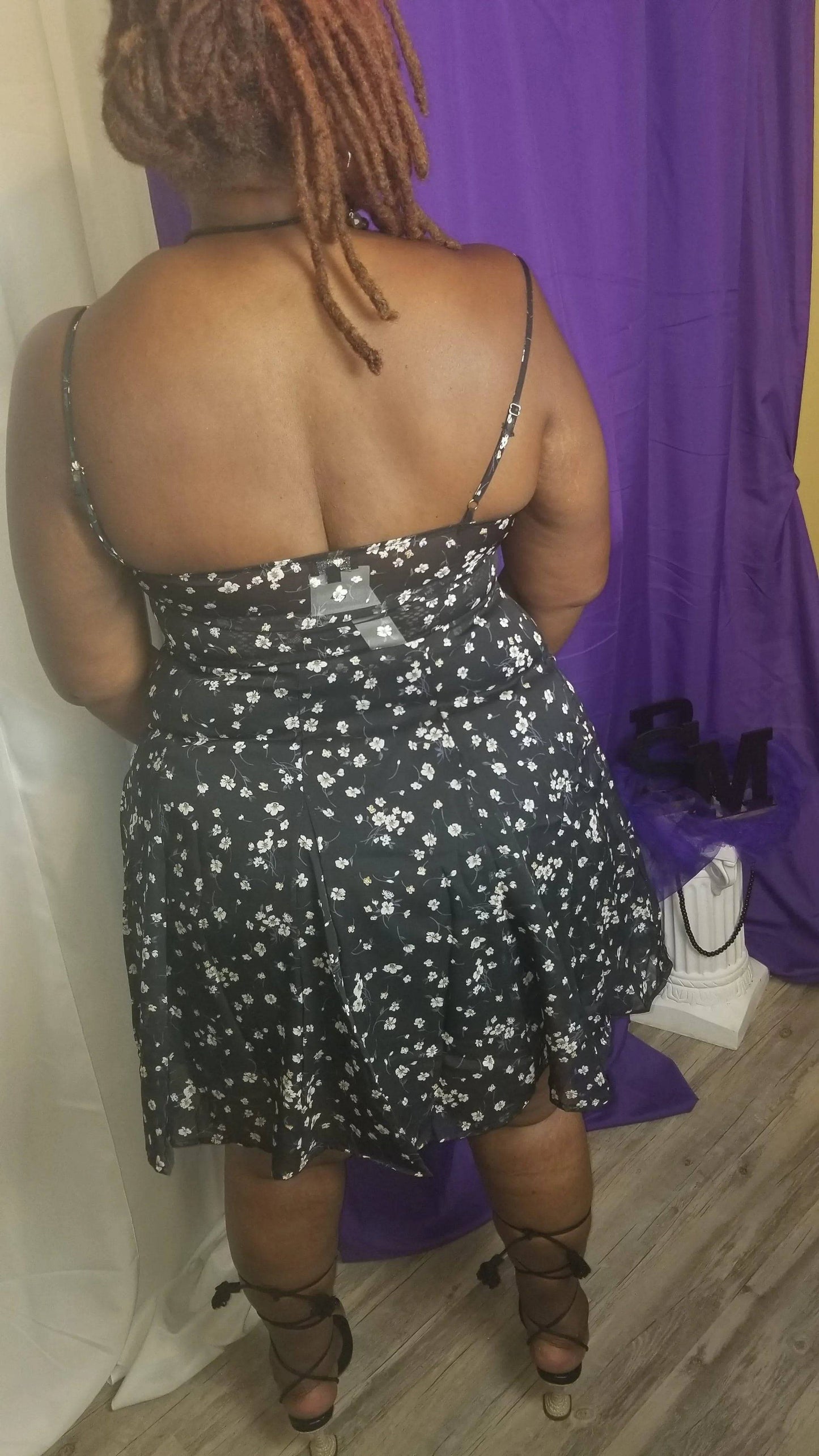 Plus Size Floral Chiffon Flare Dress-Black.