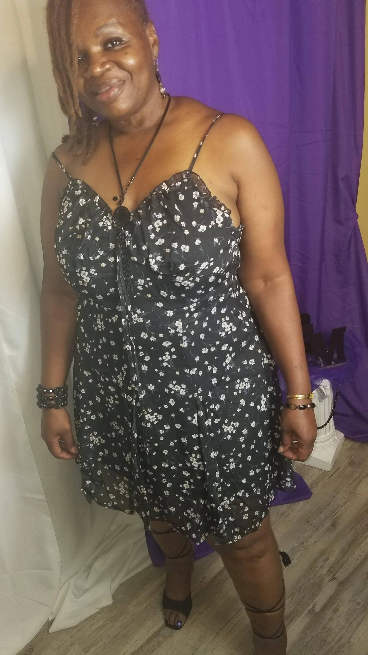 Plus Size Floral Chiffon Flare Dress-Black.