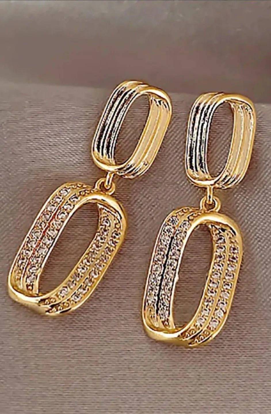 Link Drop Earrings-Gold.